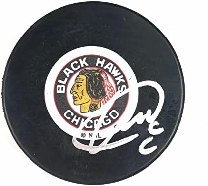 ДОМИНИК КУБАЛИК подписа Хокей шайба PSA/ДНК Чикаго Блекхоукс С автограф - Autograph NHL Pucks